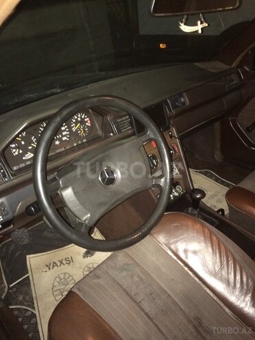 Mercedes E 230 1988, 300,000 km - 2.3 l - Bakı