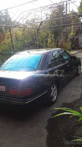 Mercedes E 270 2000, 486,000 km - 2.7 l - Qax