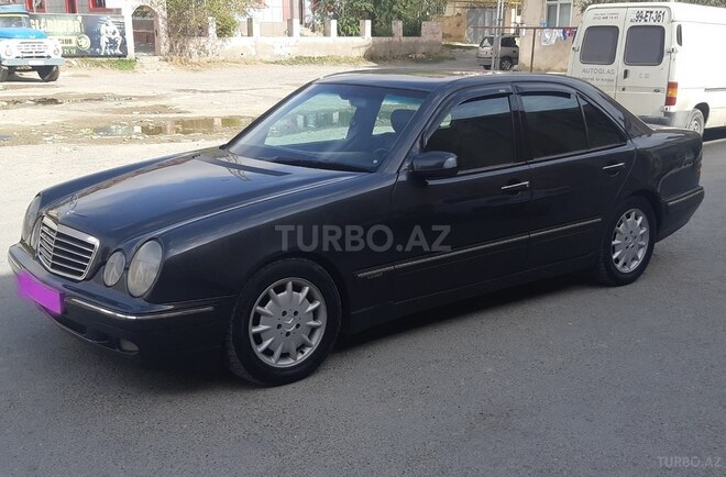 Mercedes E 240 2000, 298,000 km - 2.4 l - Bakı