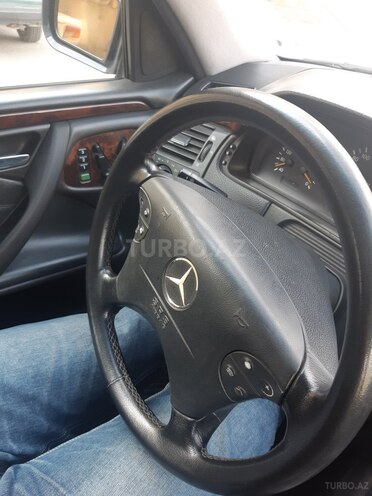 Mercedes E 240 2000, 298,000 km - 2.4 l - Bakı