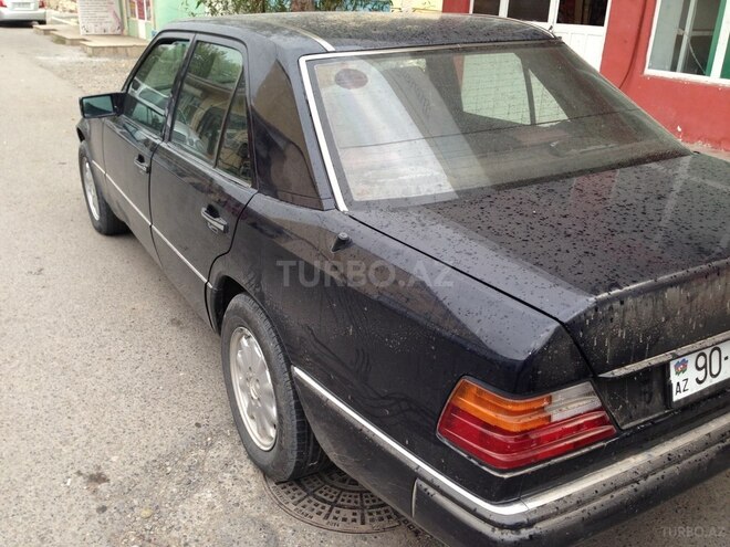 Mercedes E 200 1990, 750,000 km - 2.0 l - Beyləqan