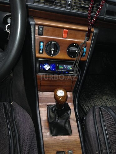 Mercedes E 200 1990, 750,000 km - 2.0 l - Beyləqan