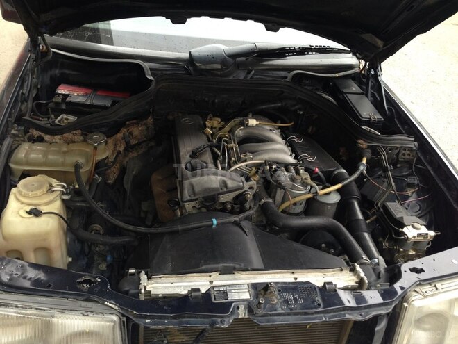 Mercedes E 200 1990, 750,000 km - 2.0 l - Beyləqan