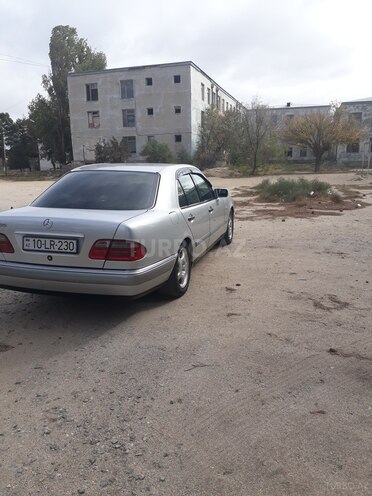 Mercedes E 230 1996, 340,000 km - 2.3 l - Sumqayıt