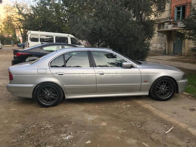 BMW 520 2001, 240,000 km - 2.2 l - Bakı