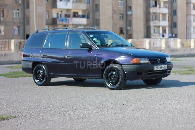 Opel Astra 1994, 260,000 km - 1.6 l - Bakı