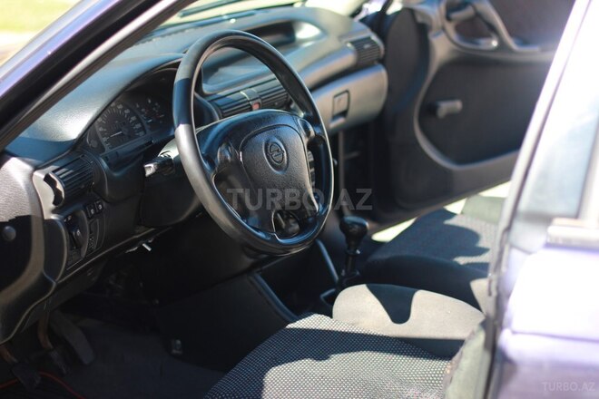 Opel Astra 1994, 260,000 km - 1.6 l - Bakı