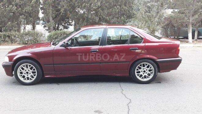 BMW 318 1992, 245,163 km - 1.9 l - Sumqayıt
