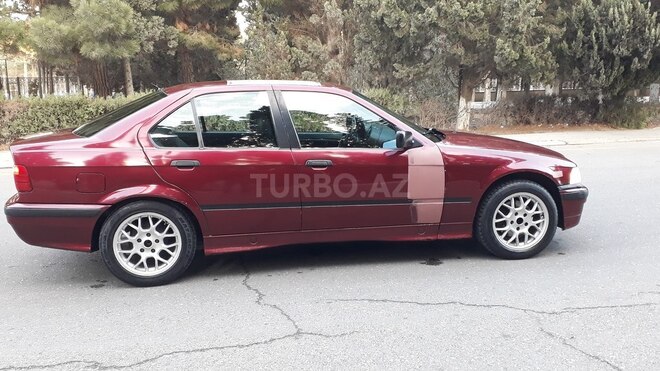 BMW 318 1992, 245,163 km - 1.9 l - Sumqayıt