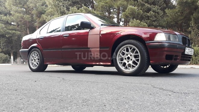 BMW 318 1992, 245,163 km - 1.9 l - Sumqayıt