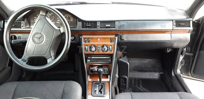 Mercedes E 220 1995, 330,000 km - 2.2 л - Bakı