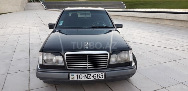 Mercedes E 220 1995, 330,000 km - 2.2 л - Bakı