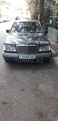 Mercedes E 220 1995, 330,000 km - 2.2 л - Bakı