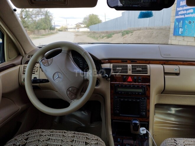 Mercedes E 240 2001, 270,000 km - 2.6 l - Bakı