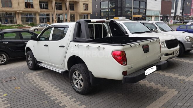 Mitsubishi L200 2014, 6,000 km - 2.5 l - Bakı