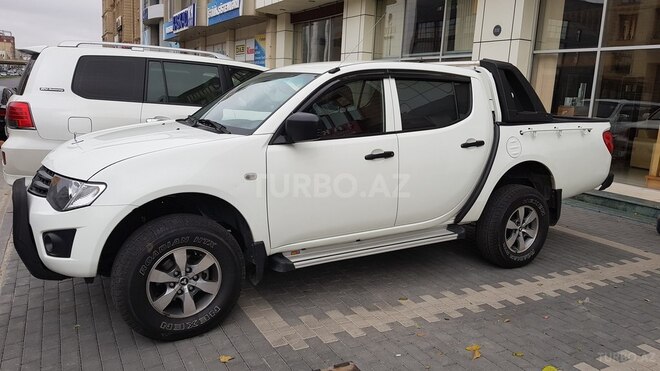 Mitsubishi L200 2014, 6,000 km - 2.5 l - Bakı
