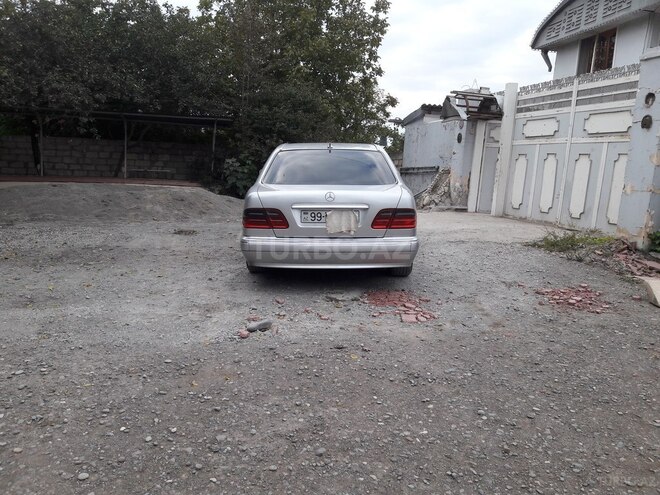 Mercedes E 270 2001, 336,950 km - 2.7 l - Bakı