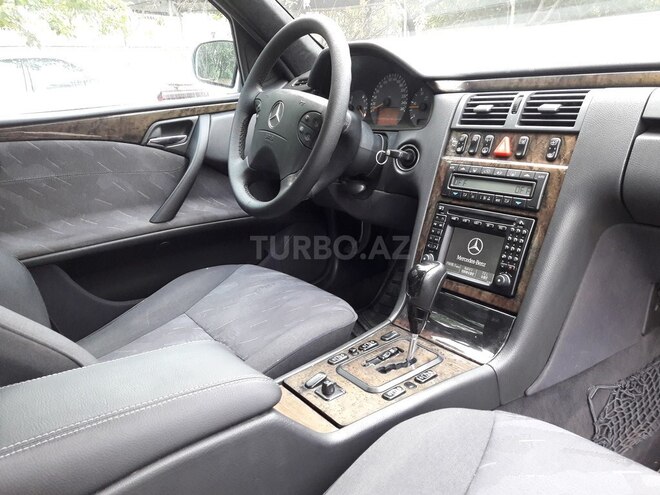 Mercedes E 270 2001, 336,950 km - 2.7 l - Bakı