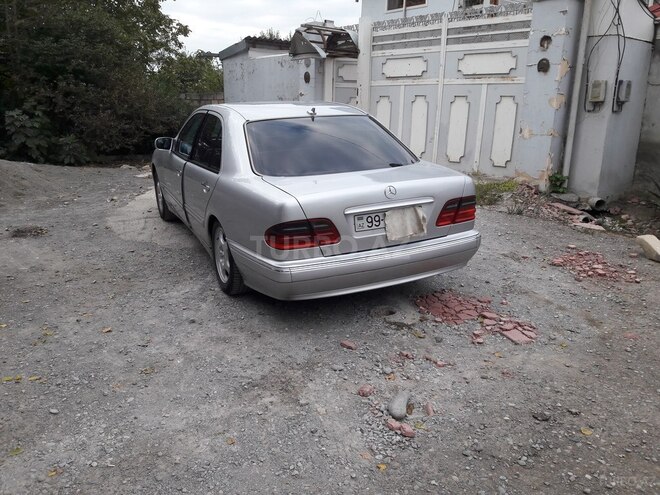Mercedes E 270 2001, 336,950 km - 2.7 l - Bakı