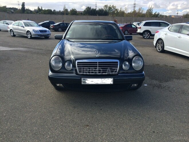 Mercedes E 240 1998, 272,000 km - 2.4 l - Bakı