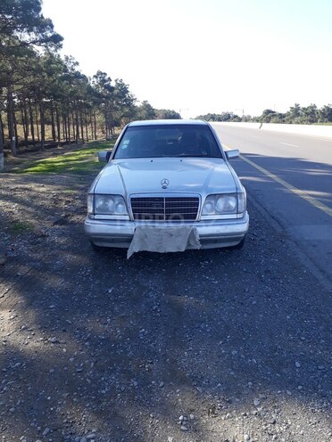 Mercedes E 200 1995, 335,210 km - 2.0 l - Bakı