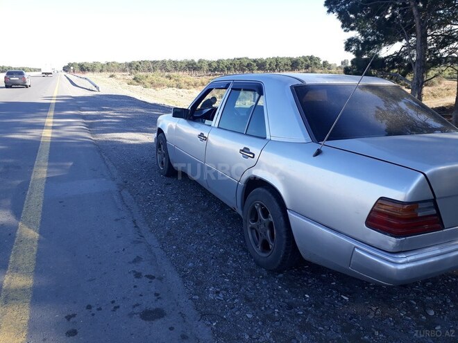 Mercedes E 200 1995, 335,210 km - 2.0 l - Bakı