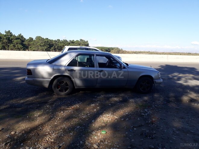 Mercedes E 200 1995, 335,210 km - 2.0 l - Bakı