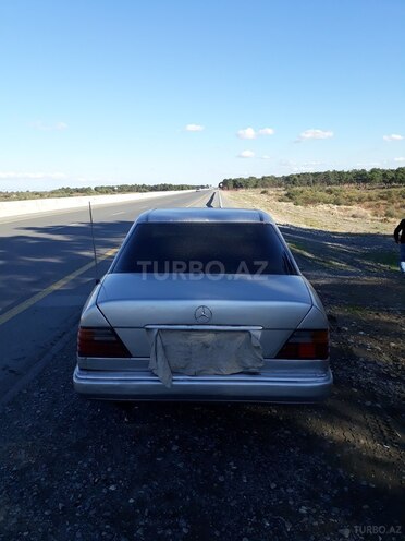Mercedes E 200 1995, 335,210 km - 2.0 l - Bakı