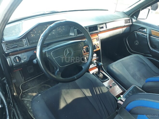 Mercedes E 200 1995, 335,210 km - 2.0 l - Bakı