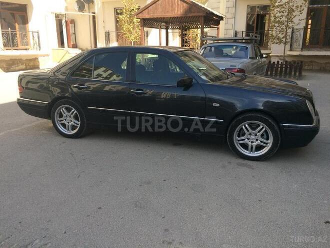 Mercedes E 240 1998, 272,000 km - 2.4 l - Bakı