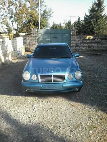Mercedes E 240 1998, 249,000 km - 2.4 л - 