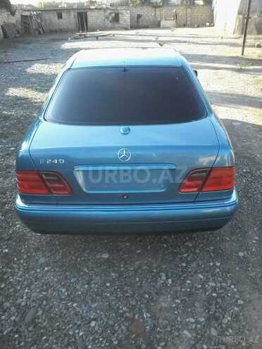 Mercedes E 240 1998, 249,000 km - 2.4 л - 
