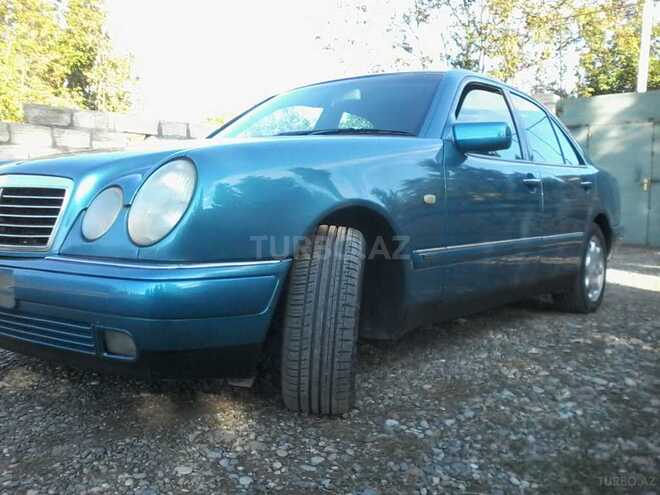 Mercedes E 240 1998, 249,000 km - 2.4 л - 