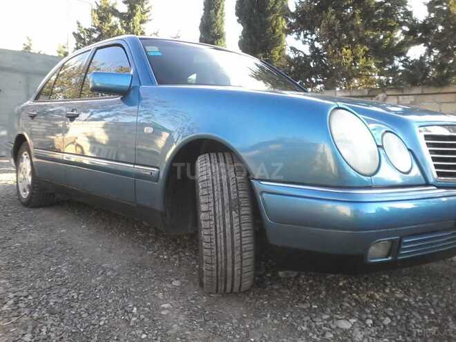 Mercedes E 240 1998, 249,000 km - 2.4 л - 