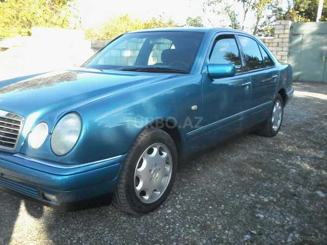 Mercedes E 240 1998, 249,000 km - 2.4 л - 
