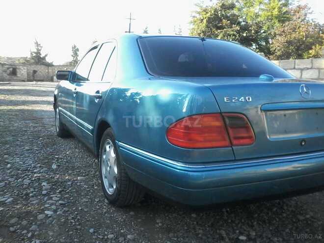 Mercedes E 240 1998, 249,000 km - 2.4 л - 