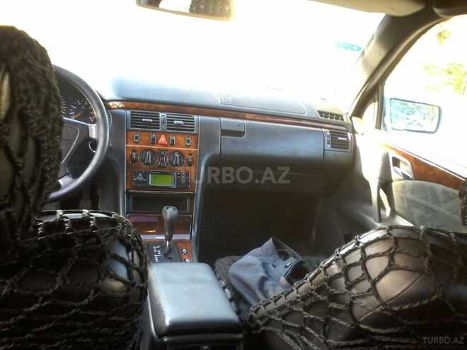 Mercedes E 240 1998, 249,000 km - 2.4 л - 