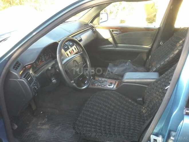 Mercedes E 240 1998, 249,000 km - 2.4 л - 
