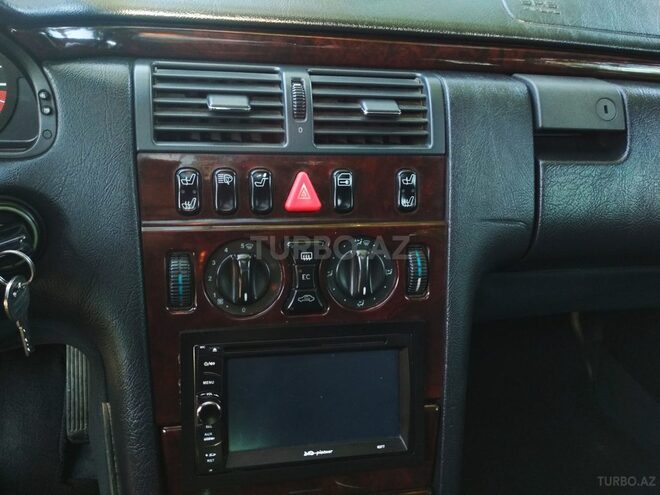 Mercedes E 230 1996, 3,700,000 km - 2.3 l - Zaqatala