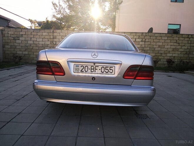 Mercedes E 240 1999, 219,000 km - 2.4 л - Bakı