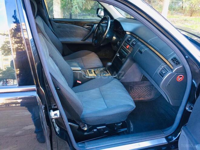 Mercedes E 280 2000, 187,000 km - 2.8 l - Bakı