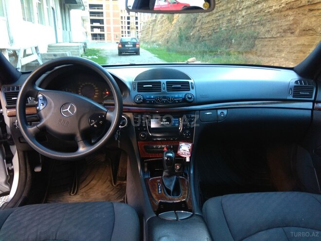 Mercedes E 220 2003, 263,000 km - 2.2 л - Bakı