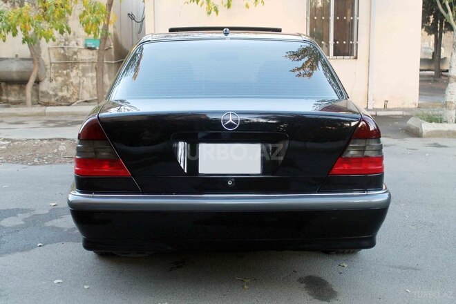 Mercedes C 230 2000, 235,000 km - 2.3 l - Bakı
