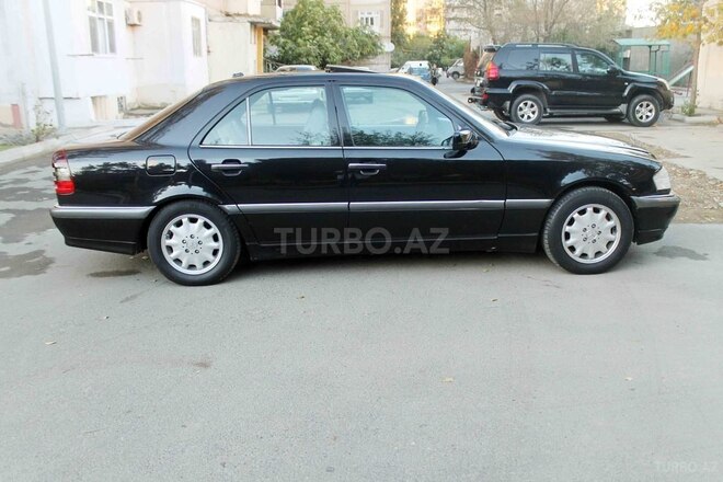 Mercedes C 230 2000, 235,000 km - 2.3 l - Bakı