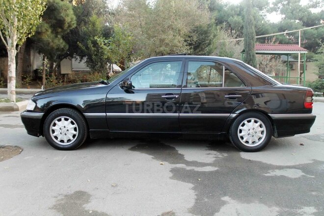 Mercedes C 230 2000, 235,000 km - 2.3 l - Bakı