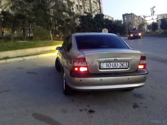 Opel Vectra 1998, 310,000 km - 1.6 l - Bakı
