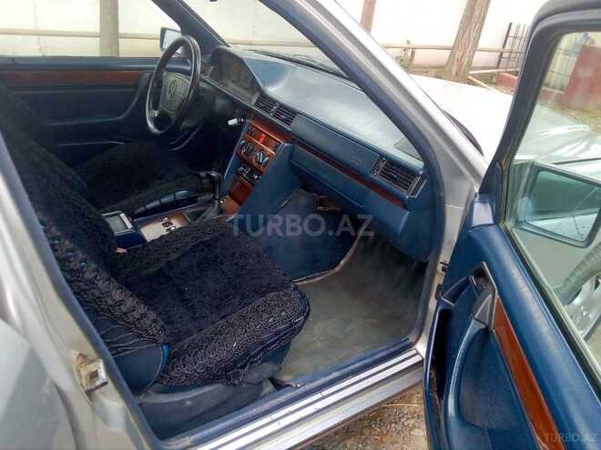 Mercedes E 250 1995, 330,000 km - 2.5 l - Sabirabad
