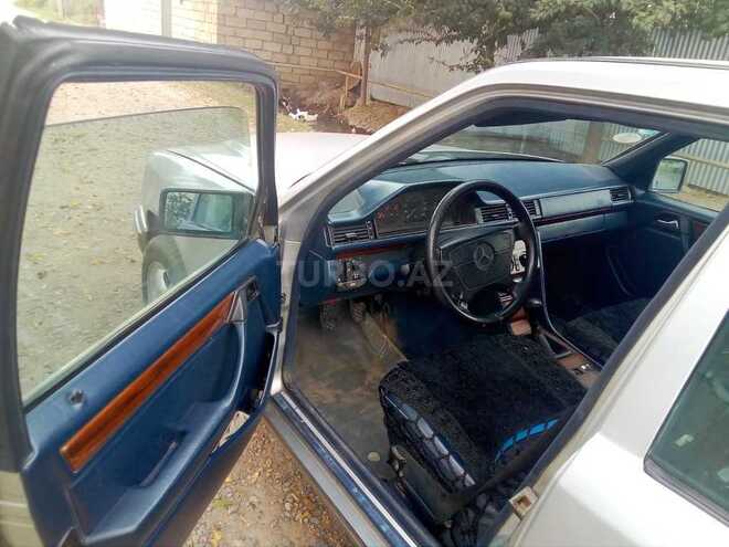 Mercedes E 250 1995, 330,000 km - 2.5 l - Sabirabad