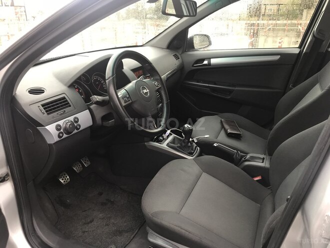 Opel Astra 2006, 210,000 km - 1.9 l - Bakı
