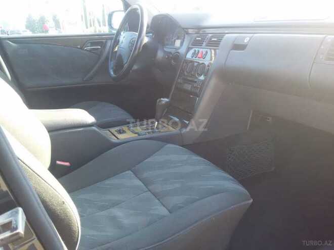 Mercedes E 200 1999, 300,000 km - 2.0 l - Gəncə